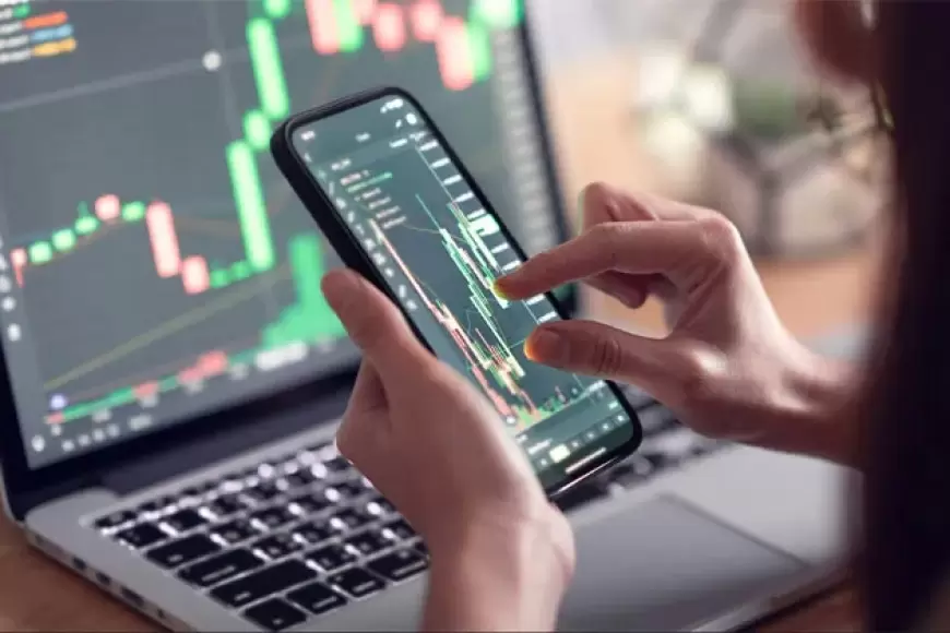 Ações de Chips Afetam Futuros; Investidores Cautelosos Antes da Decisão do Fed