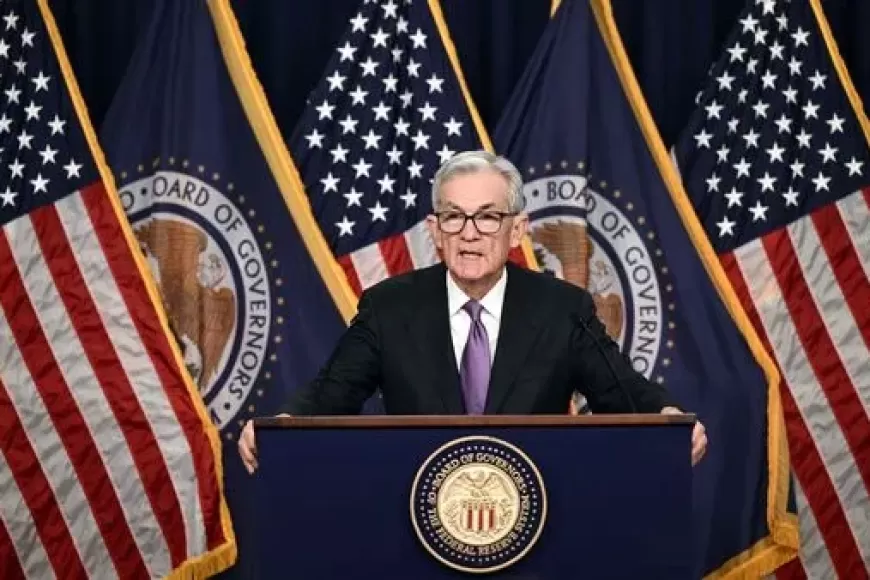 Por que os Mercados Financeiros dos EUA Permanecem Estáveis Apesar das Altas Taxas do Fed