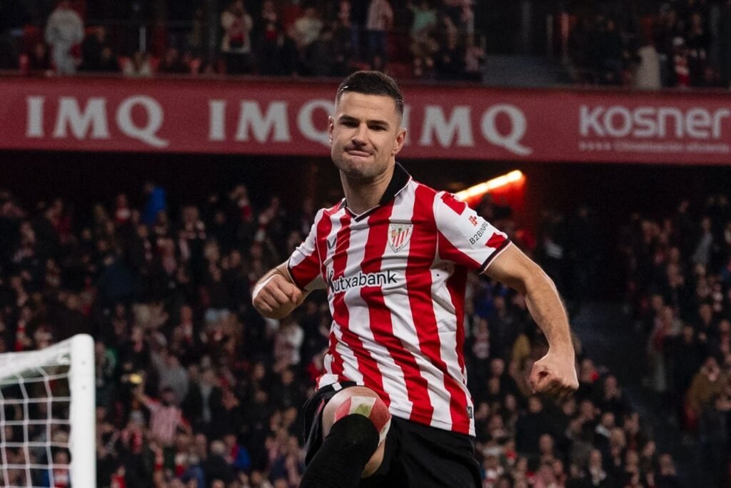 Athletic Club vence Elche em final dramático após golo de André Silva
