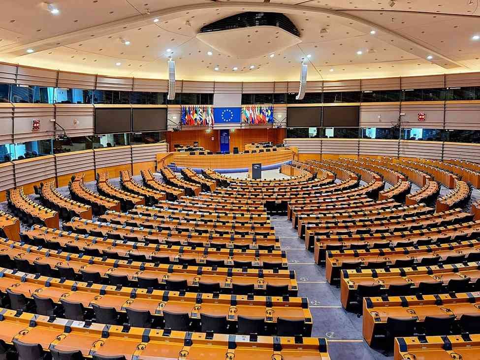 Parlamento Europeu adia votação sobre acordo comercial UE-EUA