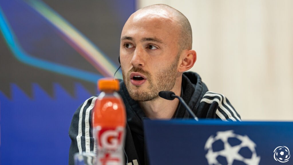 "Racismo Não Tem Espaço"