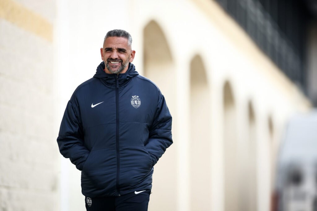 Rui Borges convoca dois jogadores da equipa B para treino do Sporting