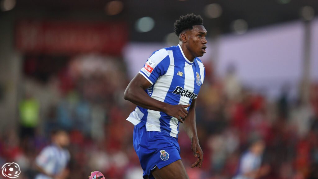 FC Porto: Samu Aghehowa sofre lesão no ligamento cruzado do joelho direito