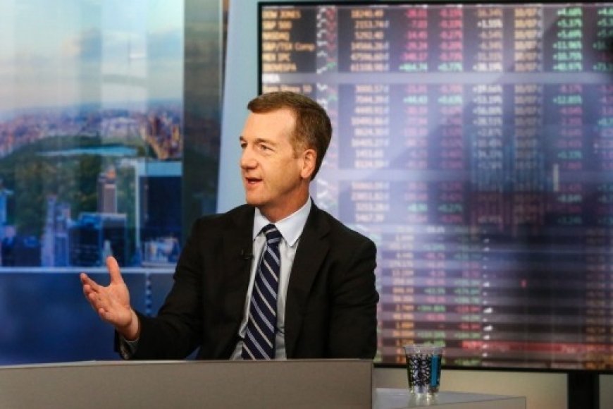 Ações Devem Cair Ainda Mais, Alerta CIO da Morgan Stanley devido a Desafios Econômicos