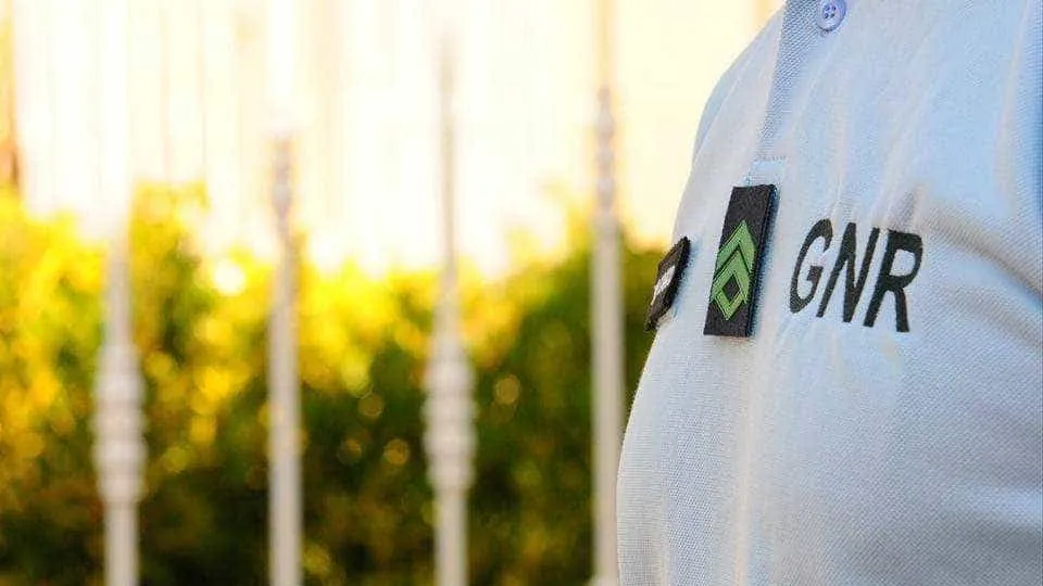 GNR Prende Traficante e Apreende 3.000 Doses de Droga em Vila do Bispo