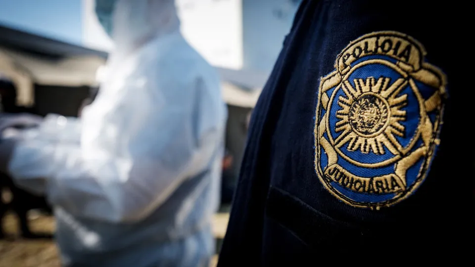 Importação de Drogas dos EUA para Portugal resulta em detenções pela PJ