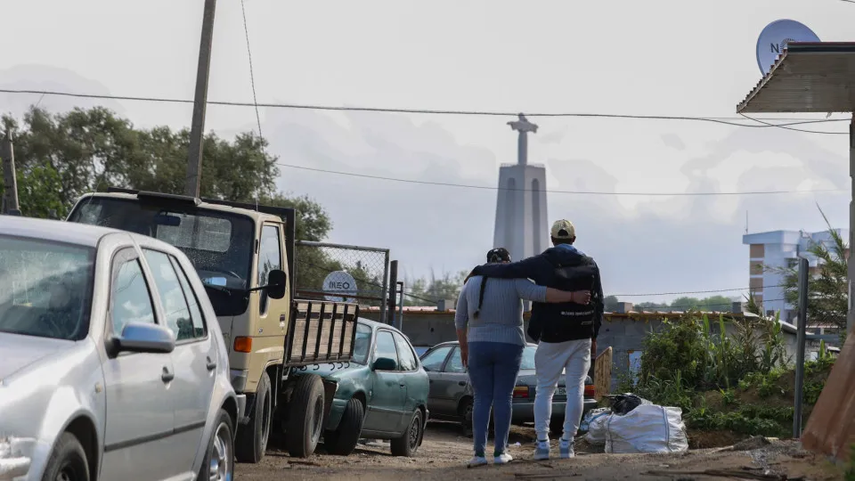 Família sem casa corre risco de perder crianças