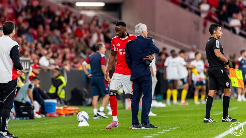 Atenção: José Mourinho pode ser o técnico no Benfica x Vitória SC