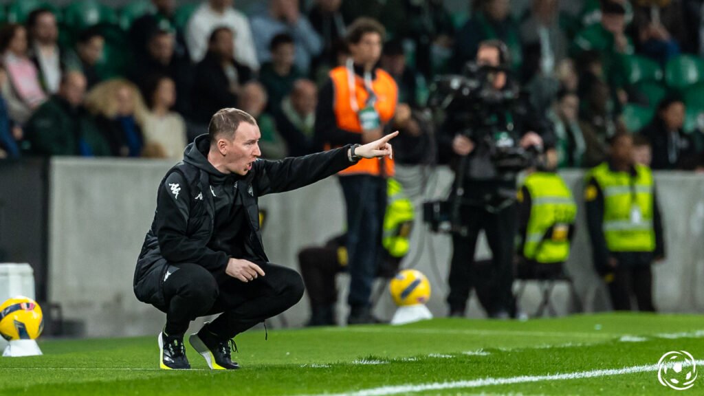 Ian Cathro critica arbitragem: "Não foi o meu melhor dia e a equipa de arbitragem também não esteve bem"