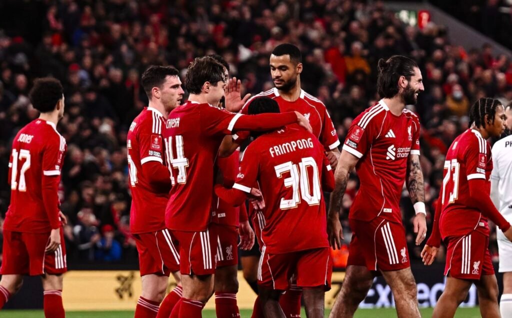 Liverpool pode pagar 80 milhões de euros para trazer defesa de volta