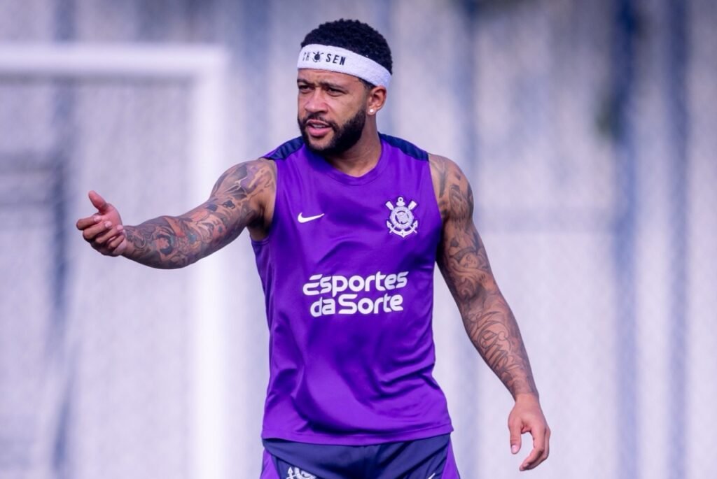 Memphis Depay explica polêmica no Corinthians