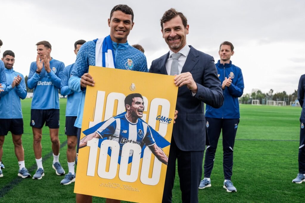 Thiago Silva celebra 1000 jogos na carreira e espera títulos no final da temporada