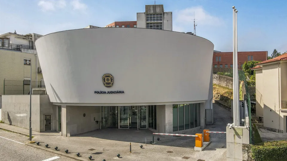 Medidas Preventivas Contra Suspeitas de Furtos em Estabelecimentos e Veículos em Braga