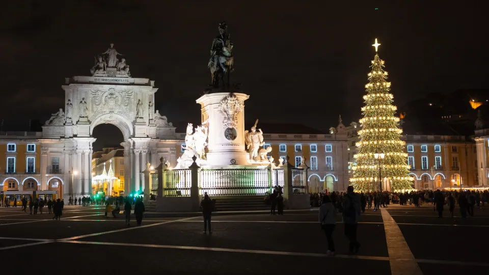 Chegada da Semana de Chuva e Aguaceiros com Narrações para o Natal