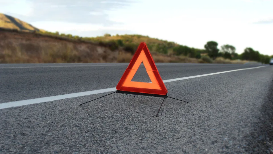Motociclista de 45 anos falece em despiste em Montemor-o